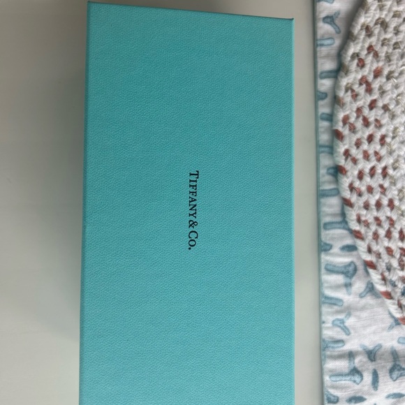 Brand new Tiffany and co aviator sunglasses 💯 - Picture 8 of 8